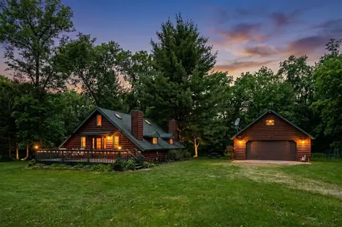w1620 Cliff House Road, Lyndon Station, WI 53944