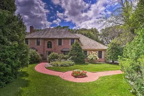 6993 Applewood Dr, Madison, WI 53719