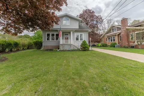 197 W Geneva St, Williams Bay, WI 53191