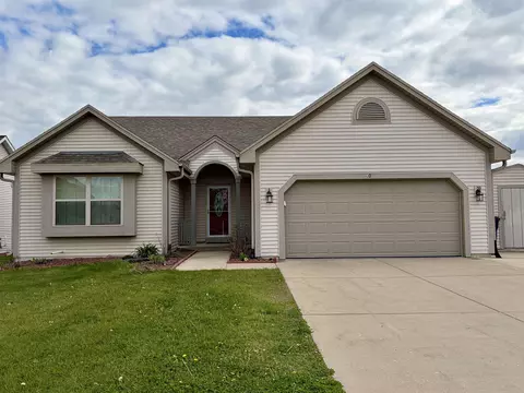 4011 Creekside Dr, Janesville, WI 53548