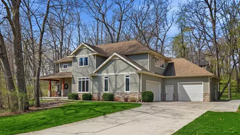 292 Maple Heights Rd, Marshall, WI 53559