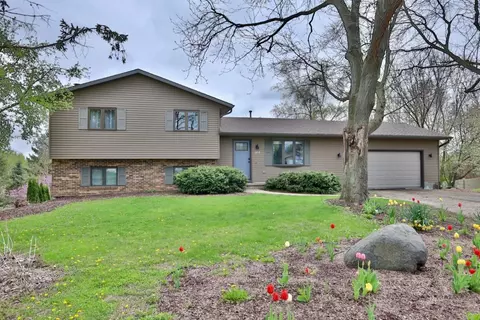 2613 Cochise Trl, Fitchburg, WI 53711