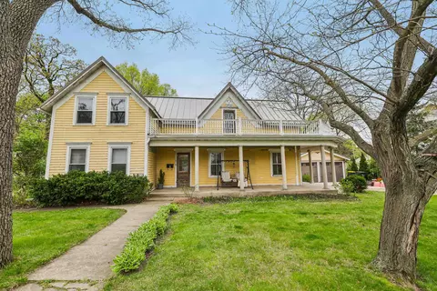 875 Water St, Prairie Du Sac, WI 53578