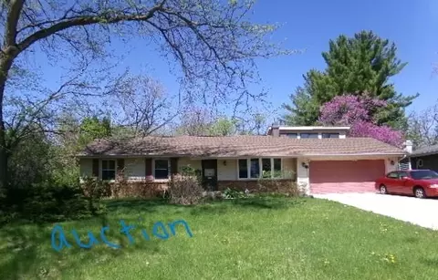 2855 Chatsworth Dr, Beloit, WI 53511