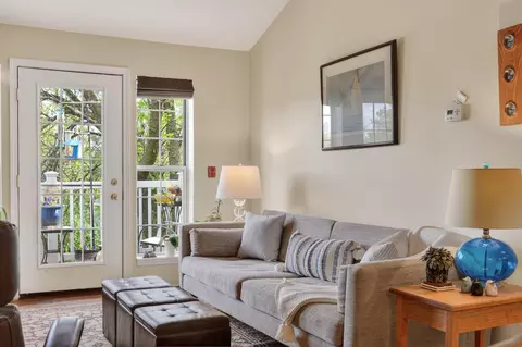 917 Harbor House Dr #7, Madison, WI 53719