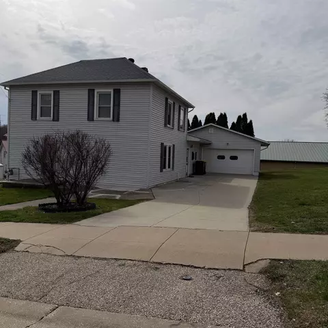 213 Pleasant St, Bloomington, WI 53804