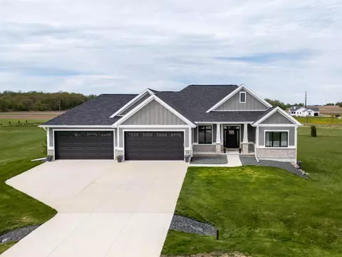 3006 Curtis Ct, Sun Prairie, WI 53590