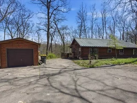 540 Bowers Rd, Belleville, WI 53508