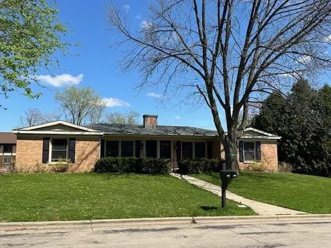 6604-6606 Columbus Dr, Middleton, WI 53562