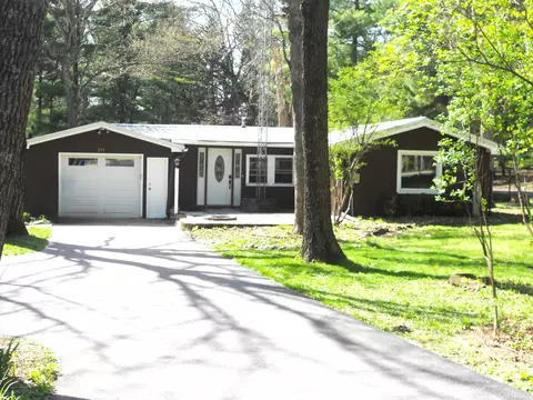 251 Indian Mound St, Oxford, WI 53952