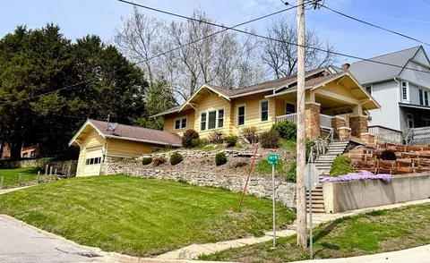 301 Plum St, Elkader, IA 52043