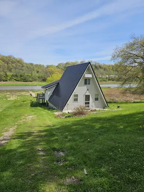 3398 Kress Ln, Potosi, WI 53820