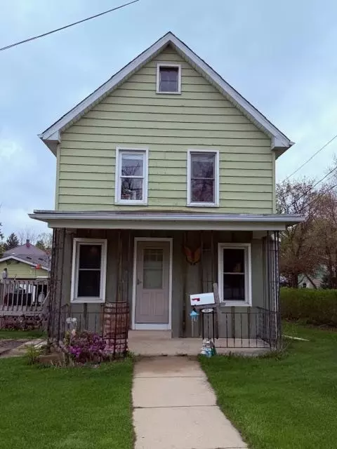 421 Kekoskee St, Mayville, WI 53050