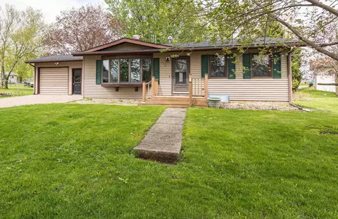1010 Mound View Ct, Platteville, WI 53818