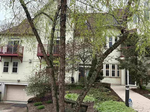 1037 Williamson St #301, Madison, WI 53703