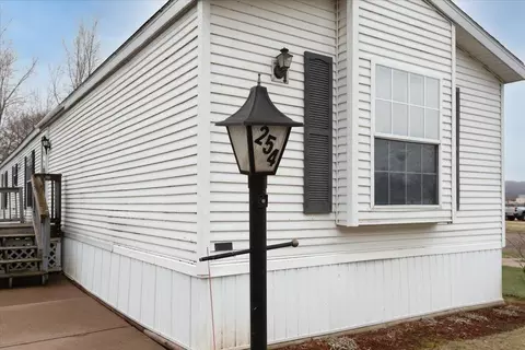 118 Park Dr #254, Colfax, WI 54730