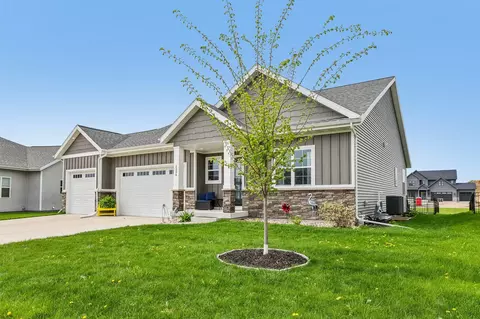 1354 N Pine St, Sun Prairie, WI 53590