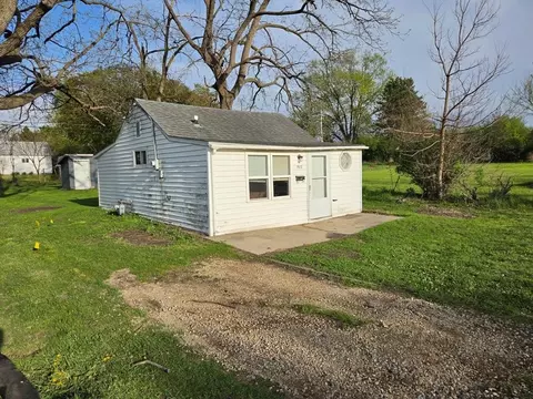 1913 S Osborne Ave, Janesville, WI 53546