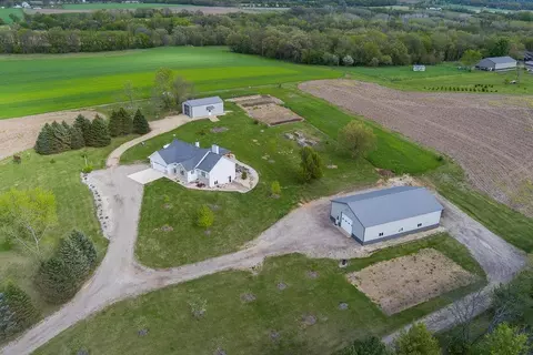 13541 W Beloit Newark Rd, Brodhead, WI 53520