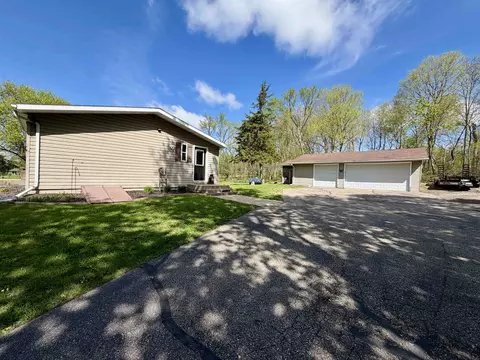 11530 W Brandherm Rd, Beloit, WI 53511