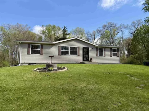11530 W Brandherm Rd, Beloit, WI 53511