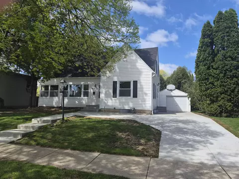 915 N Fremont St, Janesville, WI 53545