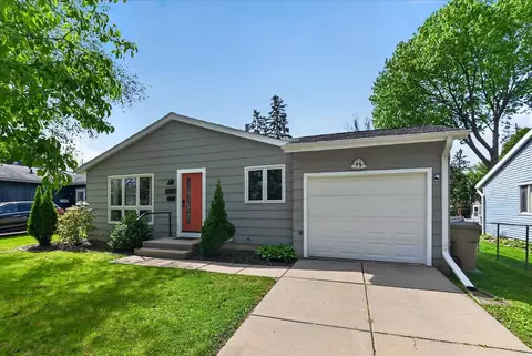 6105 Birch Hill Dr, Madison, WI 53711
