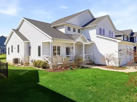 Exterior - 810 Sumac St, Oregon, WI 53575 photo 2 of 9