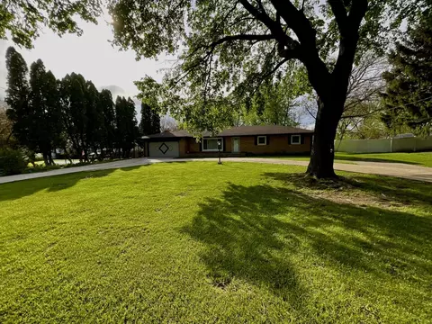 2443 Shopiere Rd, Beloit, WI 53511