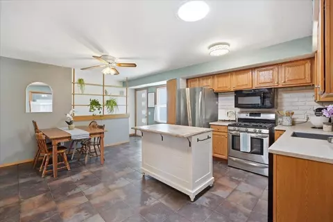 4802 Steinhauer Trl, Madison, WI 53716