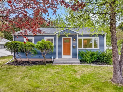 5316 Healy Ln, Monona, WI 53716