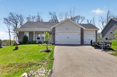 934 E Superior Dr, Edgerton, WI 53534
