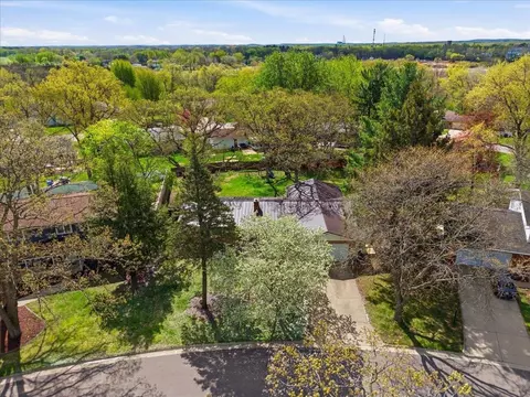 418 Oakridge Dr, Portage, WI 53901