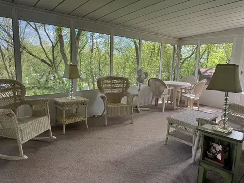 Exterior - 424 Skyline Dr, Edgerton, WI 53534 photo 3 of 10