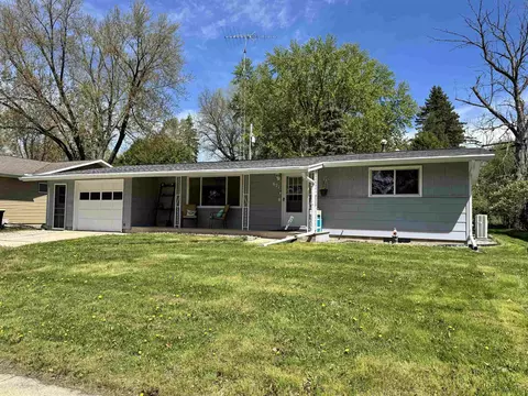 621 West St, Beaver Dam, WI 53916