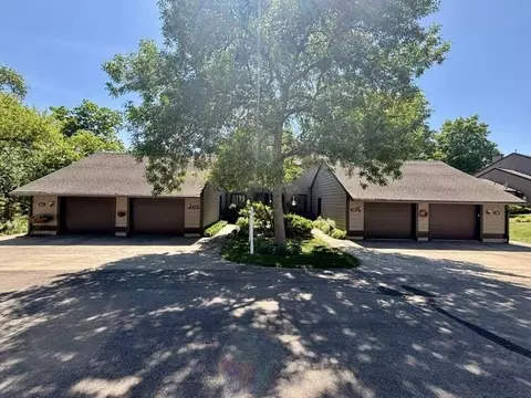 120 Glenview Ct, Janesville, WI 53548