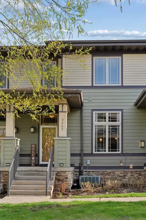 9368 Old Sauk Rd, Middleton, WI 53562