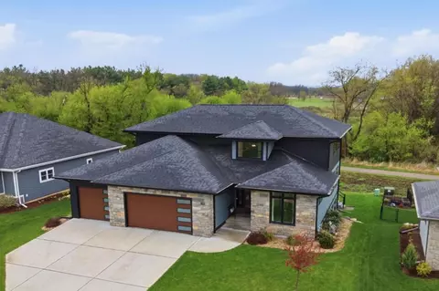 5326 Mary Ln, Fitchburg, WI 53711