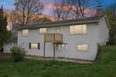 517 Highland Dr, Baraboo, WI 53913