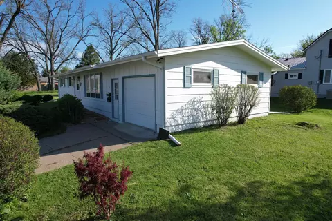 725 Lancaster St, Platteville, WI 53818