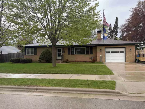 134 E Goodland St, Sun Prairie, WI 53590