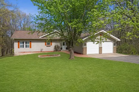 s852 Bobolink Court, La Valle, WI 53941