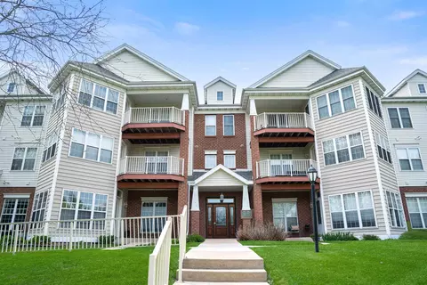 131 Shato Ln #131, Monona, WI 53716