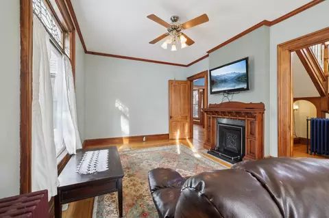 733 5th St, Baraboo, WI 53913