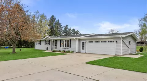 w1179 Stein Way, Oconomowoc, WI 53066