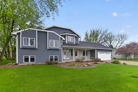 383 Sunnyview Ln, Marshall, WI 53559