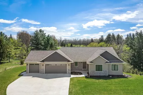 Exterior - 309 Drumlin Loop, Ripon, WI 54971 photo 6 of 9