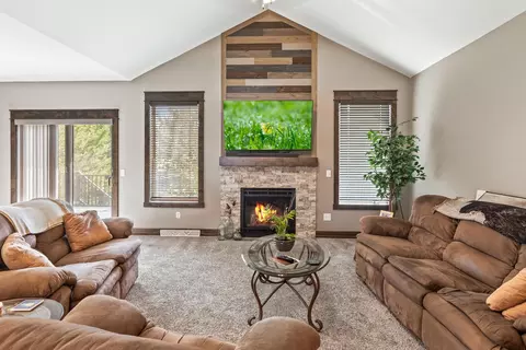 Living - 309 Drumlin Loop, Ripon, WI 54971 photo 2 of 3