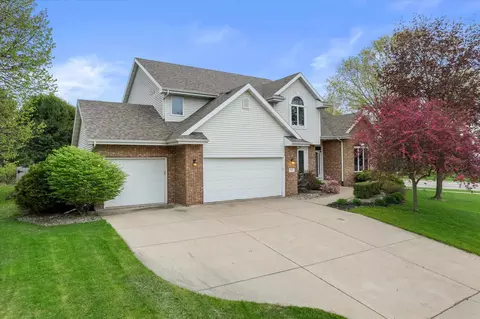 911 Eddington Dr, Sun Prairie, WI 53590