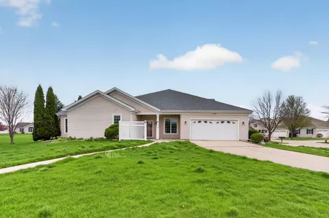3356 N Stone Creek Cir, Madison, WI 53719